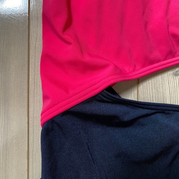 A&F Colorblock One Shoulder One Piece Swimsuit XS - Picture 4 of 5